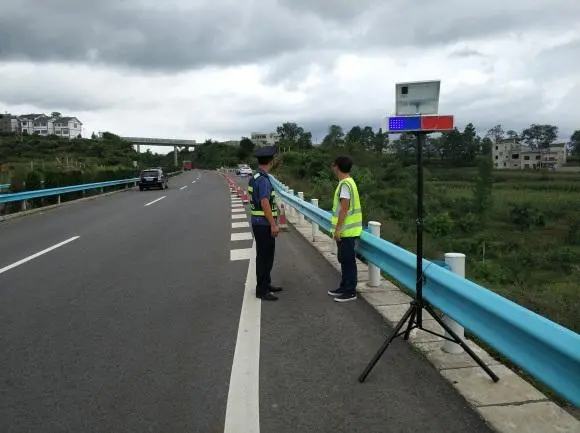 伊春高速公路钢护栏