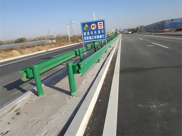 伊春公路护栏守护安全横跨多个行业的应用